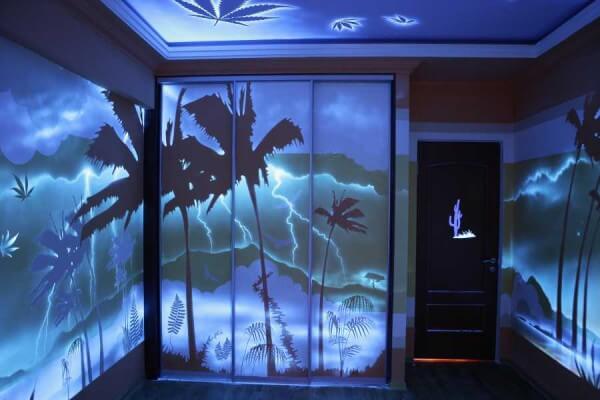 Цена за поклейку обоев в Москве